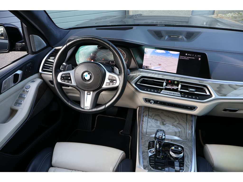 BMW X7 xDrive40i 6p. l 340 PK l Panodak l LASER l Head-up l Soft close l 3500 Ahw gewicht l Memory l B & W l 360 Camera l Stuurverw. l 51588442-1.jpg | Sterdome B.V.