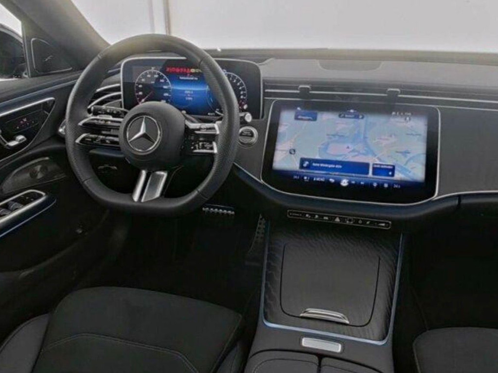 Mercedes-Benz E-Klasse Estate 300 e Edition AMG Line l Airmatic l Panoramadak l 360 gr Camera l Distronic l MBUX l Burmester 4D l Winterpakket l Digita 51962286-3.jpg | Sterdome B.V.