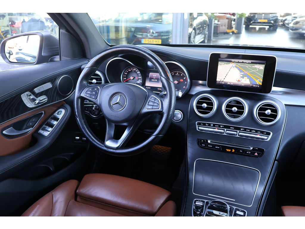 Mercedes-Benz GLC Coupé 250 4MATIC Amg Line l Schuif- Kanteldak l LED High Performance l Trekhaak I Bruin Leder l Memory l Stoelverwarming I 52151897-1.jpg | Sterdome B.V.