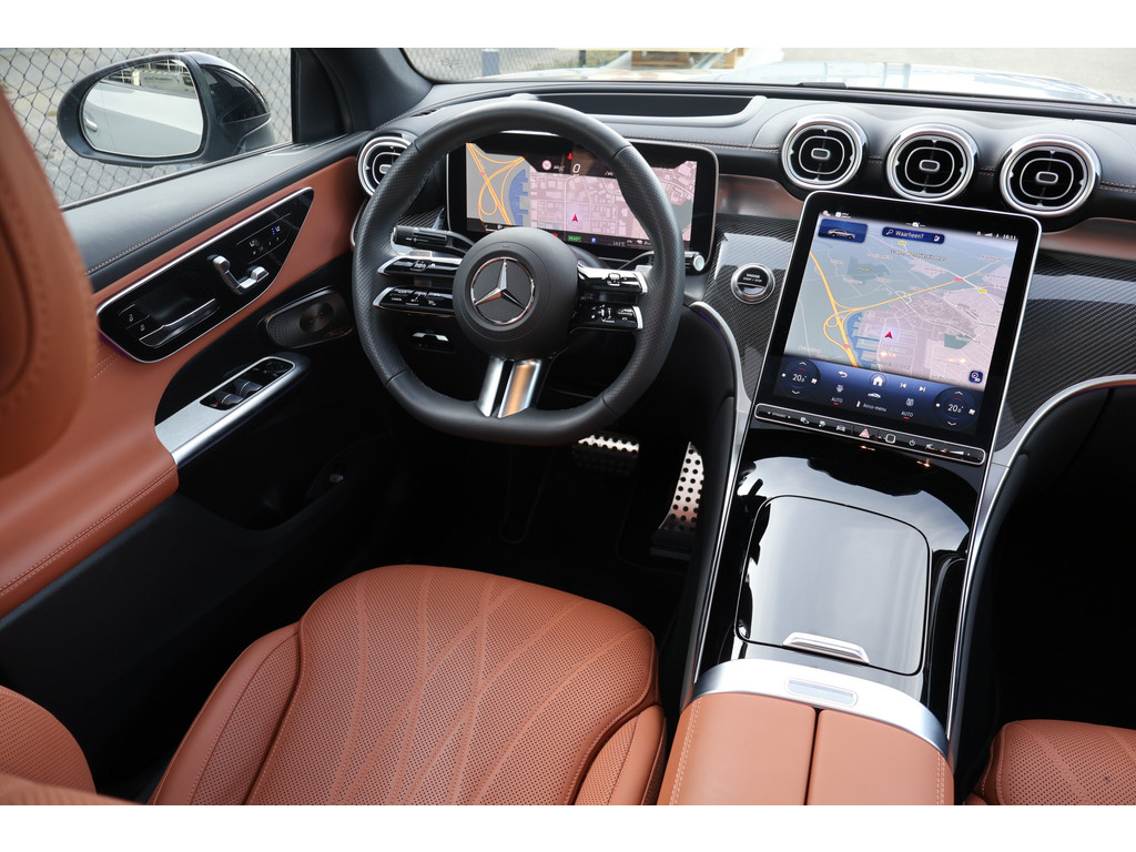 Mercedes-Benz GLC Coupé 400e 4MATIC AMG Line I Luchtvering I Meesturende achteras I Panorama dak I NAPPA Leer I 360 camera I Trekhaak I HUD I Burm 52214835-1.jpg | Sterdome B.V.