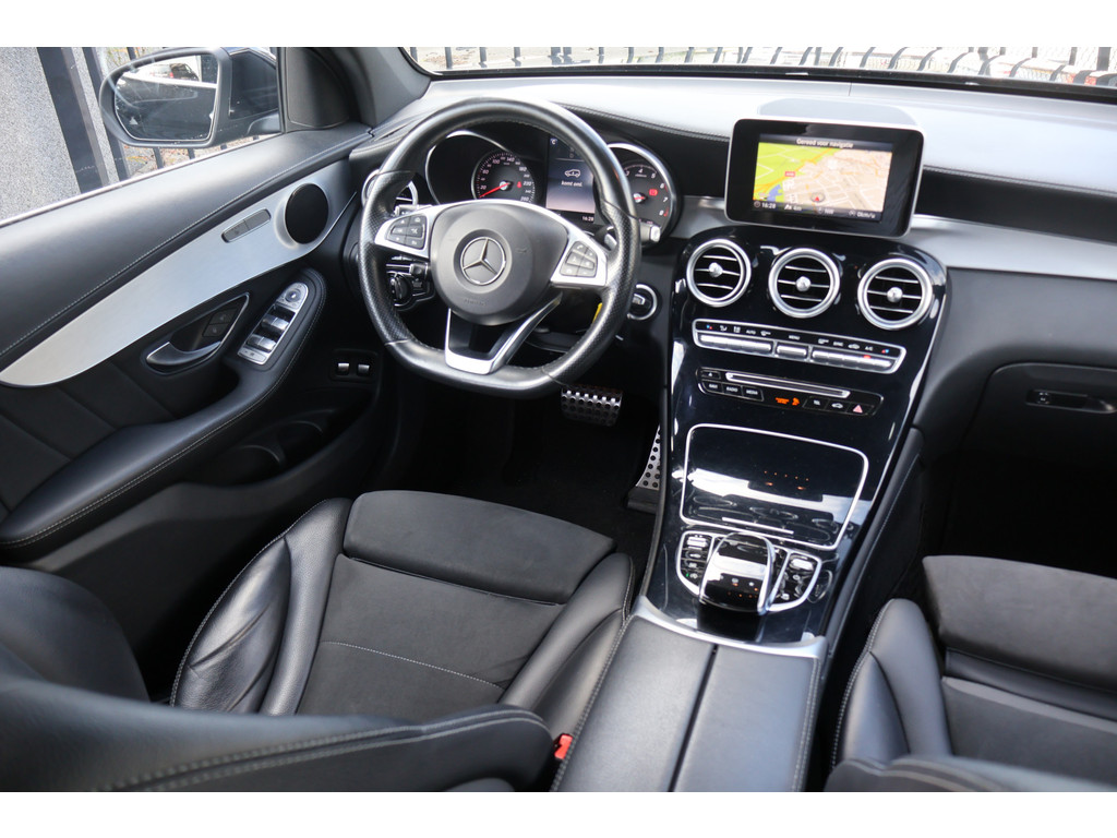 Mercedes-Benz GLC 250 4MATIC AMG l Luchtvering Airmatic l Camera l LED High Performance l Stoelverwarming l Multispaak l Bluetooth l Elektr. bedie 52299740-1.jpg | Sterdome B.V.