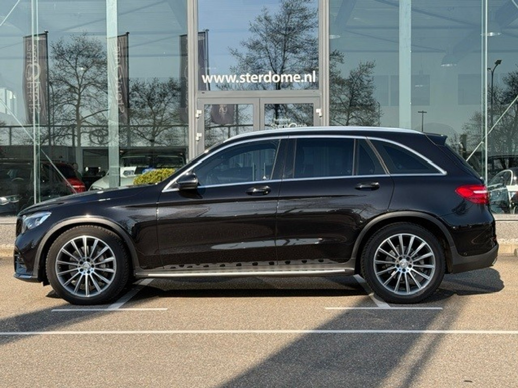 Mercedes-Benz GLC 250 4MATIC AMG l Luchtvering Airmatic l Camera l LED High Performance l Stoelverwarming l Multispaak l Bluetooth l Elektr. bedie 52299740-3.jpg | Sterdome B.V.