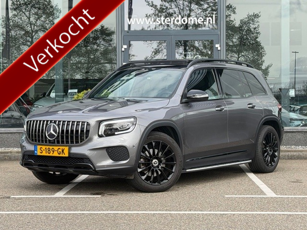 Mercedes-Benz GLB 200 Premium I Panorama dak I Widescreen I Stoelverwarming I AMG Look Velgen l Panamericana grille l Lederen Artico Interieur I 52456767-0.jpg | Sterdome B.V.