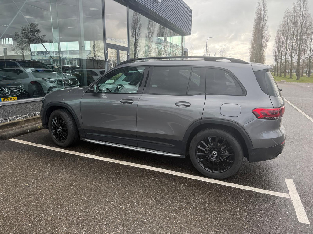 Mercedes-Benz GLB 200 Premium I Panorama dak I Widescreen I Stoelverwarming I Lederen Artico Interieur I 52456767-1.jpg | Sterdome B.V.