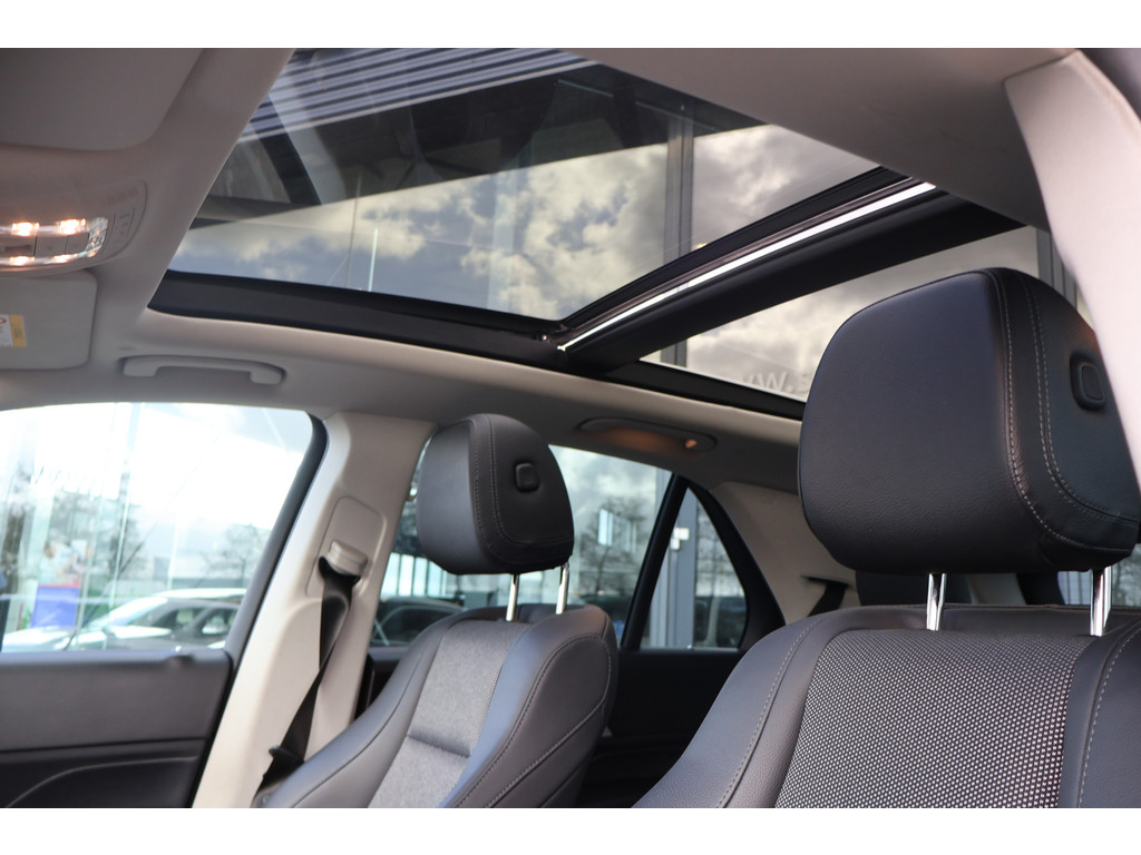 Mercedes-Benz GLE 300 d 4MATIC l Panoramadak l MBUX l Camera l LED High performance l Spiegel pakket l Smartphone integratie l Wegklapbare trekhaak l Elektrische bedienbare achterklep l Tempomaat l Dode hoek assistent l 52456995-4.jpg | Sterdome B.V.