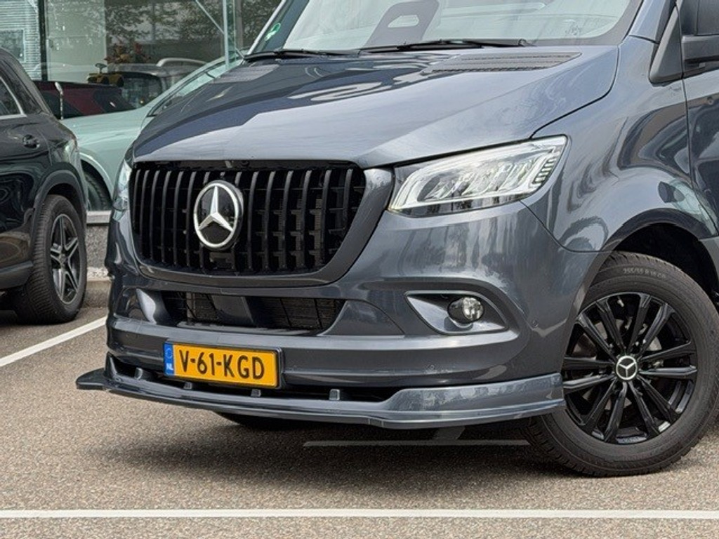 Mercedes-Benz Sprinter 319 1.9 CDI L2 Night Edition l Distronic l LED High Performance l Geveerde best. stoel l MBUX l Smartphone Integratie l Trekhaak 52886202-4.jpg | Sterdome B.V.