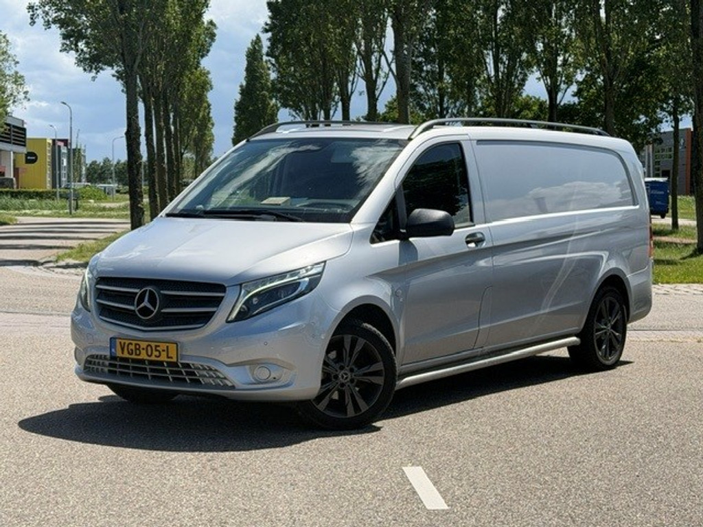 Mercedes-Benz Vito 114 CDI Extra Lang l Camera l Trekhaak l PTS l THERMOTRONIC l Intelligent Light systeem l Tweezitsbank l Betimmerd l 54252457-3.jpg | Sterdome B.V.