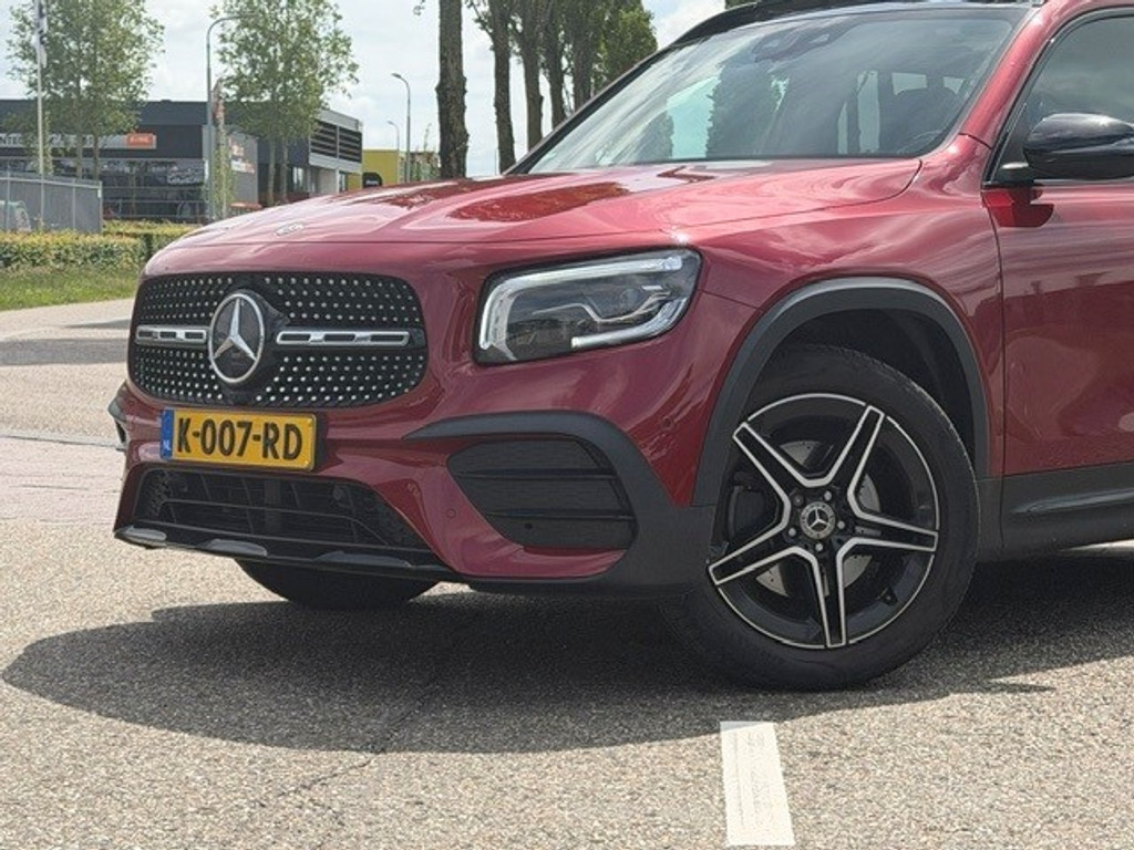 Mercedes-Benz GLB 200 Business Solution AMG 163 PK I Panoramadak I Trekhaak I Stoelverwarming I Camera I Elektrische stoelen I Mulitibeam led I 54450531-2.jpg | Sterdome B.V.