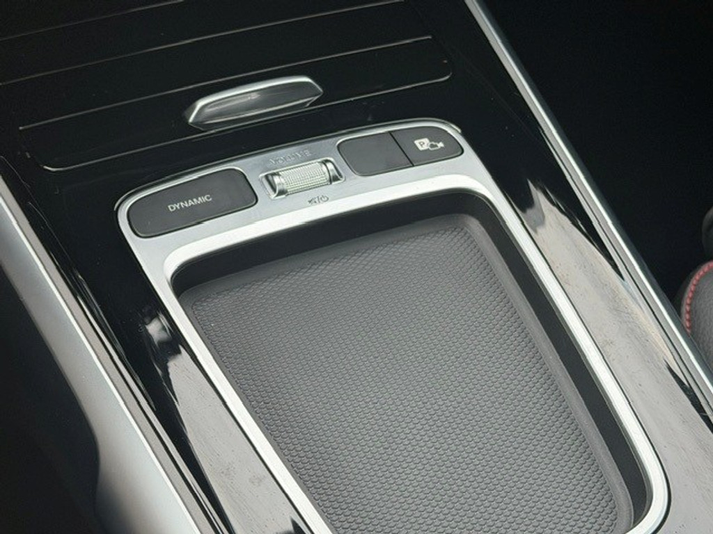 Mercedes-Benz GLB 200 AMG Line Premium Plus l Panoramadak l MBUX l Multibeam LED l 360 gr Camera l Wegklapbare trekhaak l Keyless Go l Sfeerverlic 54618542-16.jpg | Sterdome B.V.