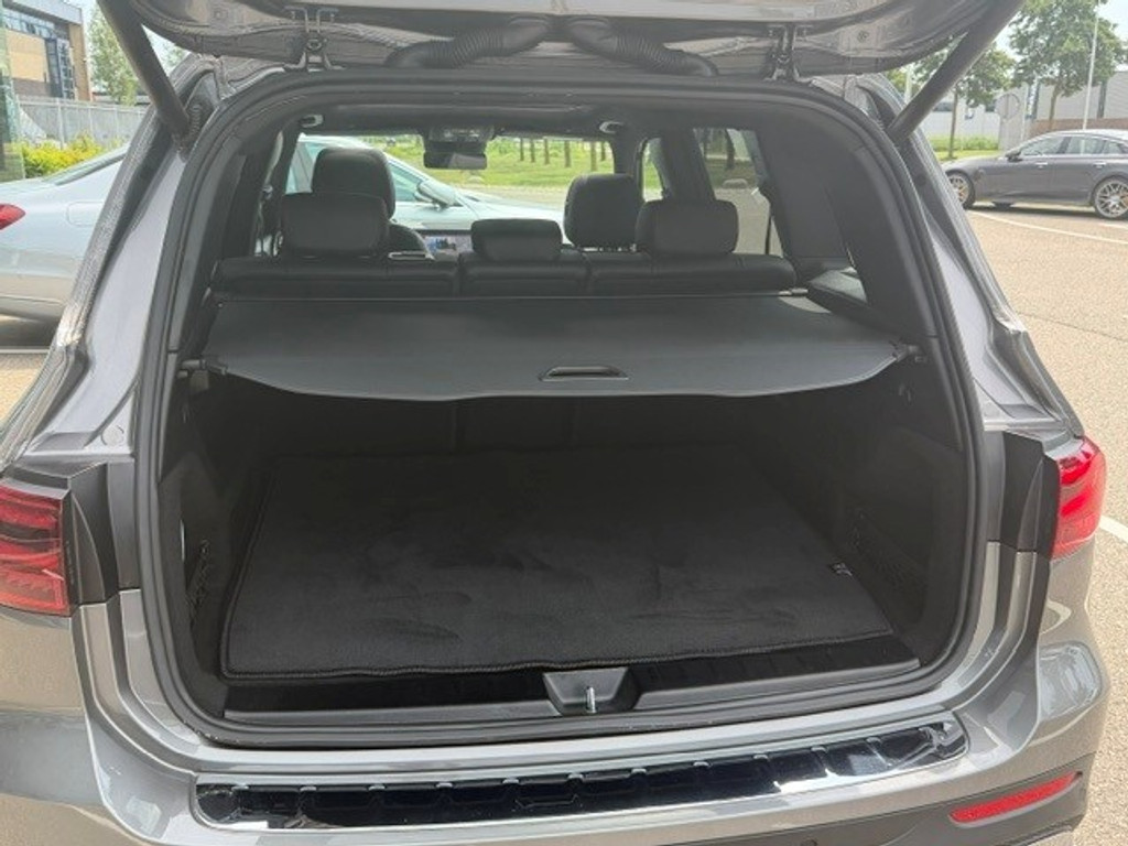 Mercedes-Benz GLB 200 AMG Line Premium Plus l Panoramadak l MBUX l Multibeam LED l 360 gr Camera l Wegklapbare trekhaak l Keyless Go l Sfeerverlic 54618542-33.jpg | Sterdome B.V.