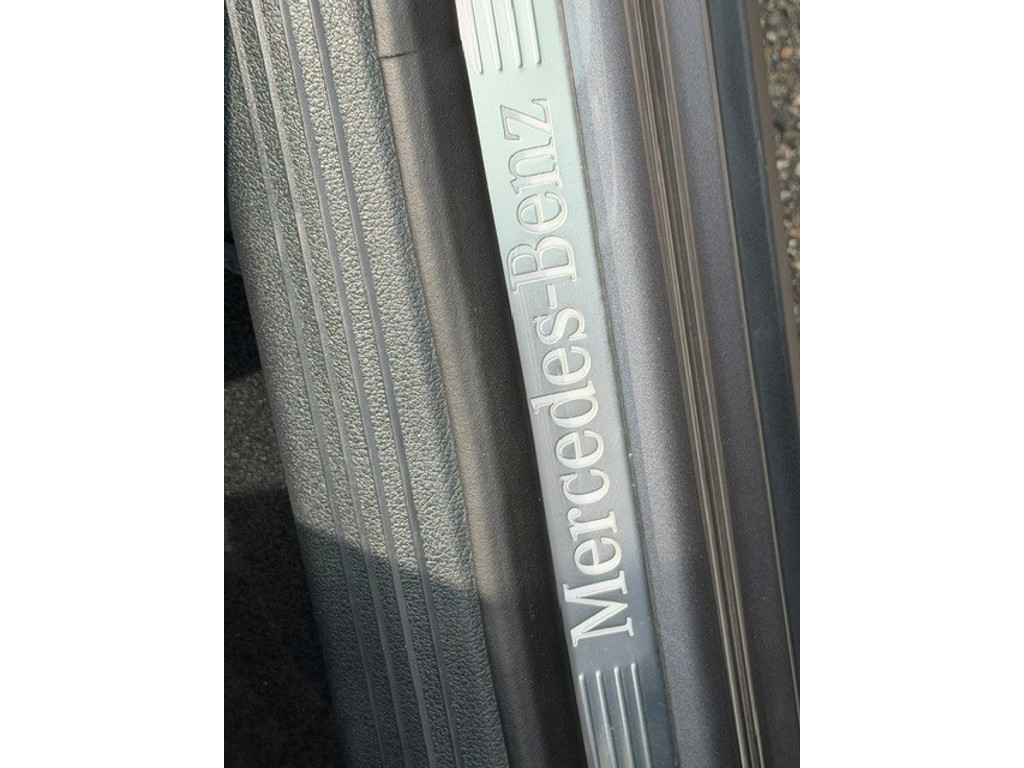 Mercedes-Benz GLB 200 AMG Line Premium Plus l Panoramadak l MBUX l Multibeam LED l 360 gr Camera l Wegklapbare trekhaak l Keyless Go l Sfeerverlic 54618542-37.jpg | Sterdome B.V.