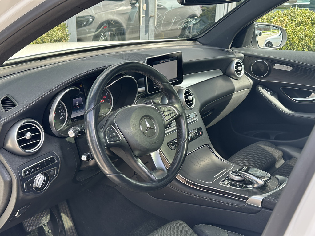 Mercedes-Benz GLC 250 4MATIC Prestige l Panoramadak l Elektrische Trekhaak l Distronic plus l Stoelverwarming l Camera l 55070939-1.jpg | Sterdome B.V.