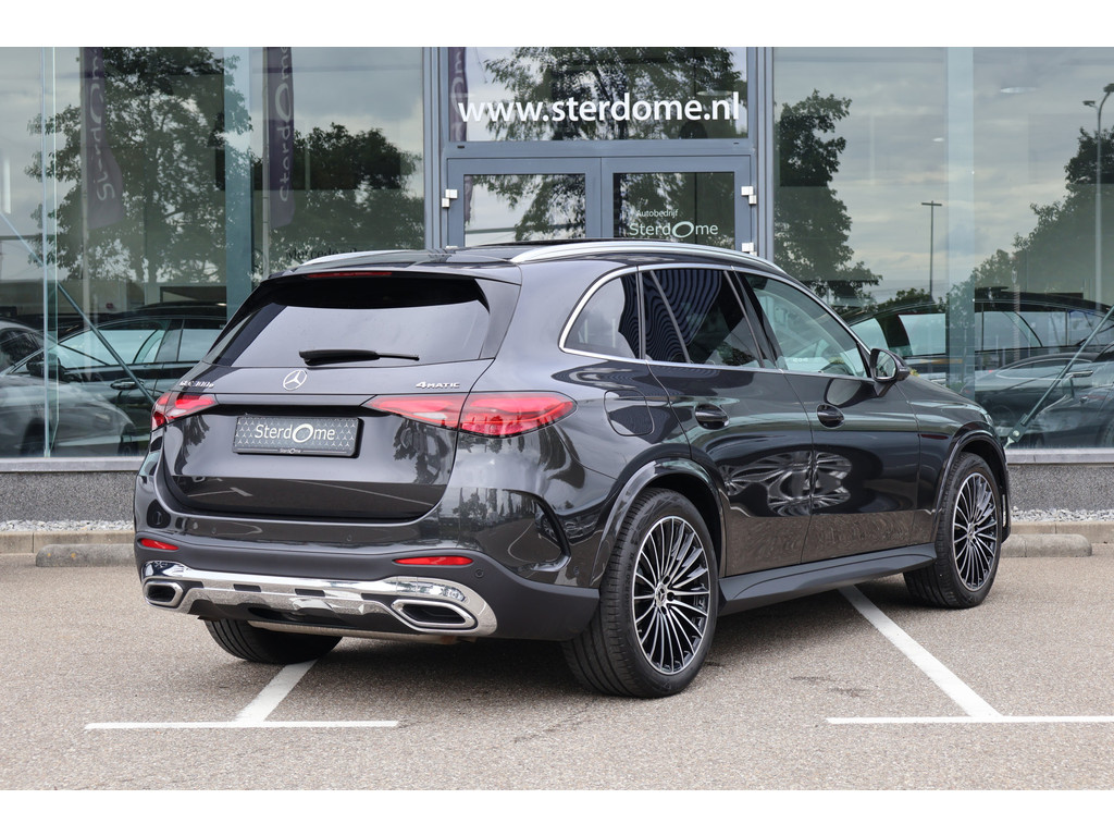 Mercedes-Benz GLC 300 E 4MATIC GLC 300e 4MATIC AMG line l Airmatic l Gestuurde Achteras l Panoramadak l MBUX l Memory l Distronic (via Me) l Wegklapbare trekhaak l Head Up l Smartphone integratie l Winterpakket l 56395478-2.jpg | Sterdome B.V.