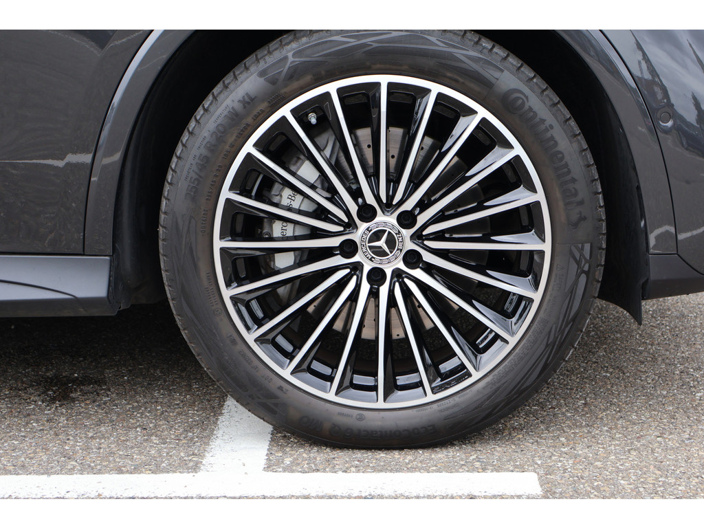 Mercedes-Benz GLC 300 E 4MATIC GLC 300e 4MATIC AMG line l Airmatic l Gestuurde Achteras l Panoramadak l MBUX l Memory l Distronic (via Me) l Wegklapbare trekhaak l Head Up l Smartphone integratie l Winterpakket l 56395478-3.jpg | Sterdome B.V.