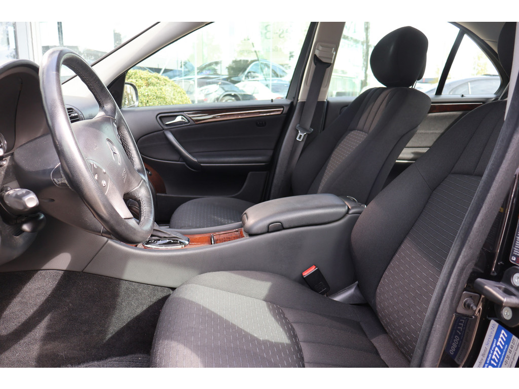 Mercedes-Benz C-Klasse 200 CDI Elegance l Airco l Bluetooth tel l Audio MB 50 APS l Trekhaak l PTS l Tempomaat l Heel netjes onderhouden l Euro 4 met Roetfilter l 56659668-1.jpg | Sterdome B.V.