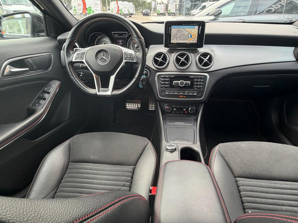 Mercedes-Benz GLA 200 Ambition AMG line l Stoelverwarming l Intelligent Light System l Adaptief groot licht l Luxe Airco l Becker MAP Pilot l Dode Hoek assistent l Spoor assitent l 56687092-1.jpg | Sterdome B.V.