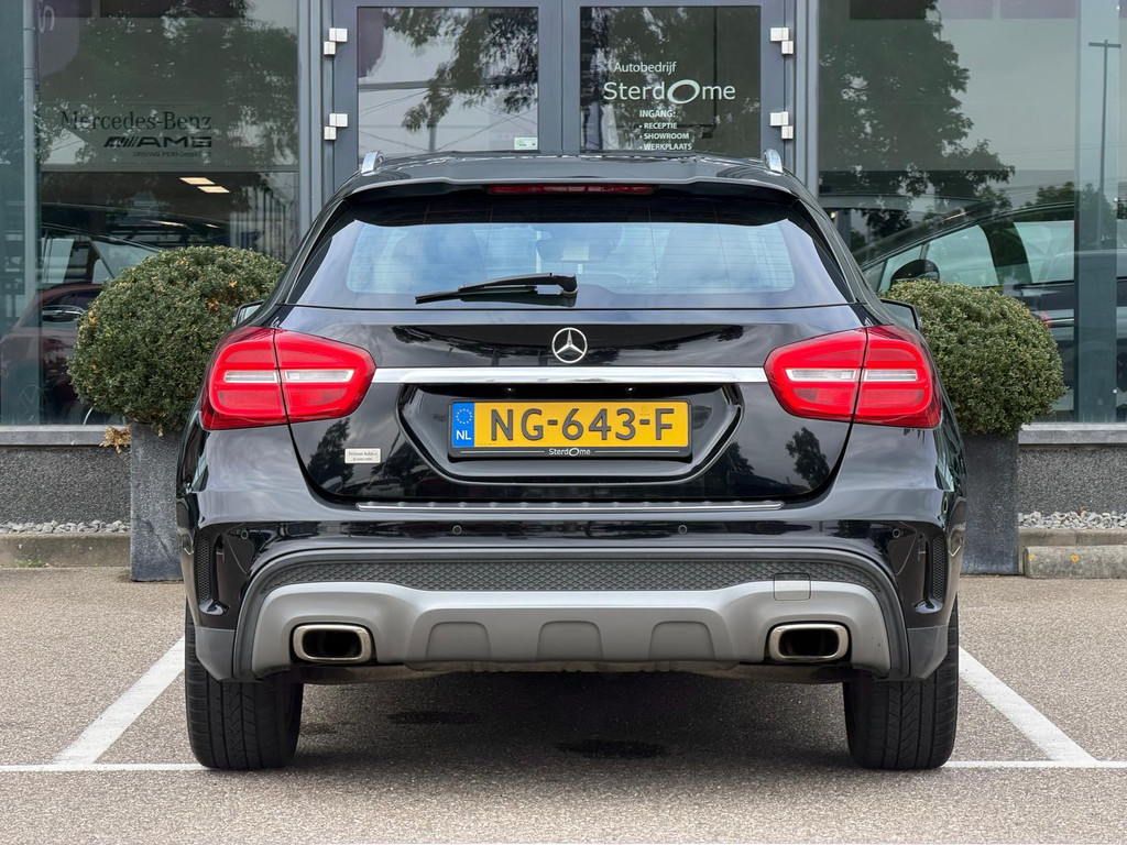 Mercedes-Benz GLA 200 Ambition AMG line l Stoelverwarming l Intelligent Light System l Adaptief groot licht l Luxe Airco l Becker MAP Pilot l Dode Hoek assistent l Spoor assitent l 56687092-4.jpg | Sterdome B.V.