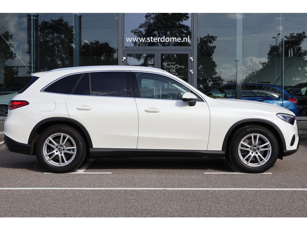Mercedes-Benz GLC 200 4MATIC l Panorama dak l Camer l LED l MBUX l Stoelverwarming l Memory pakket l Dode hoek detectie 57514917-2.jpg | Sterdome B.V.